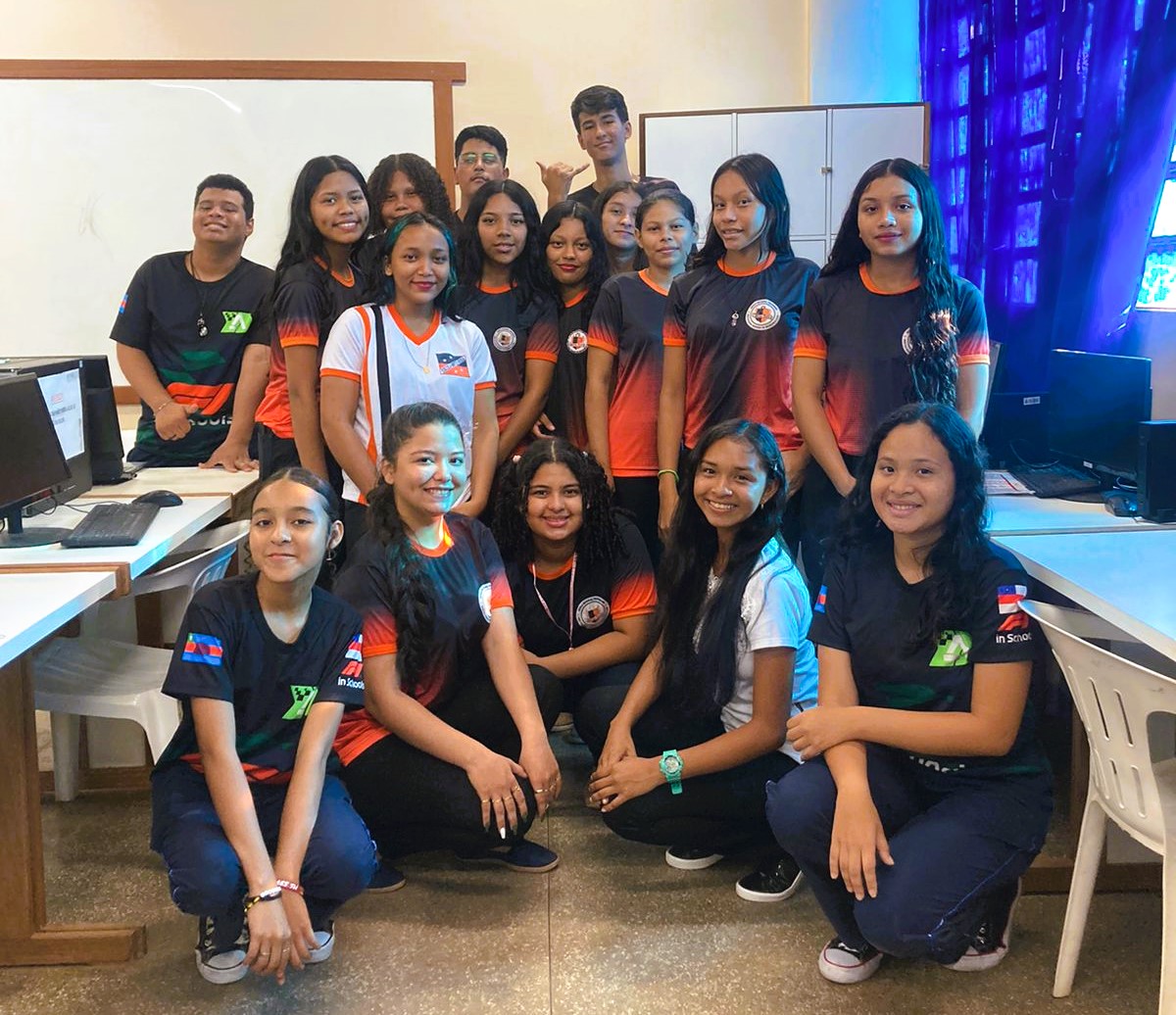 Escuderia Apoema desenvolve projeto social Stem Girls em Escola de Itacoatiara 